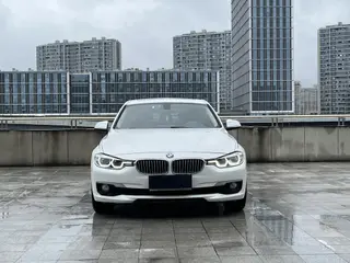 BMW 3 Series 2019 320Li Fashionable exterior photo 2