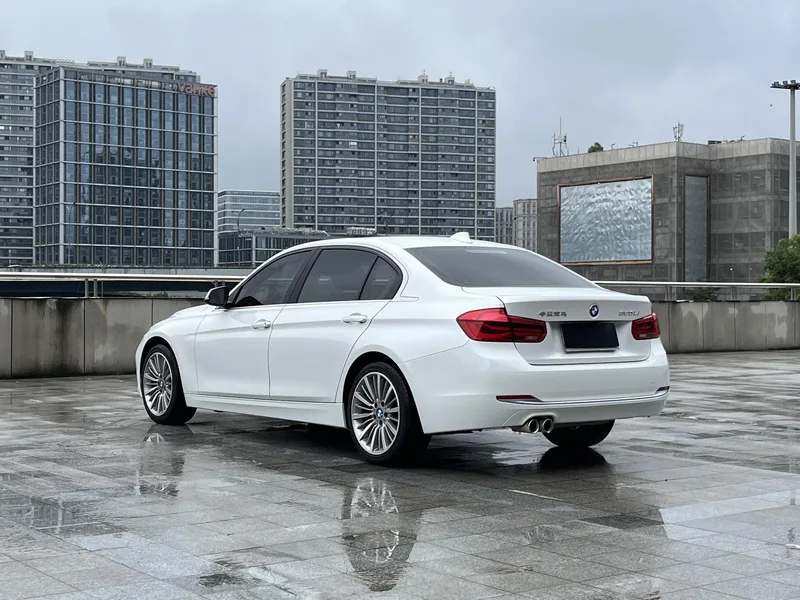 BMW 3 Series 2019 320Li Fashionable exterior photo 4