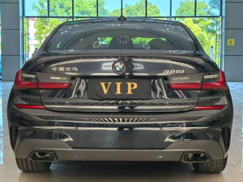 BMW 3 Series 2022 325i M Спортивный ночной костюм экстерьер фото 5