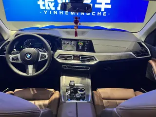 BMW X5 2020 xDrive30i M Sports suit interior photo 9