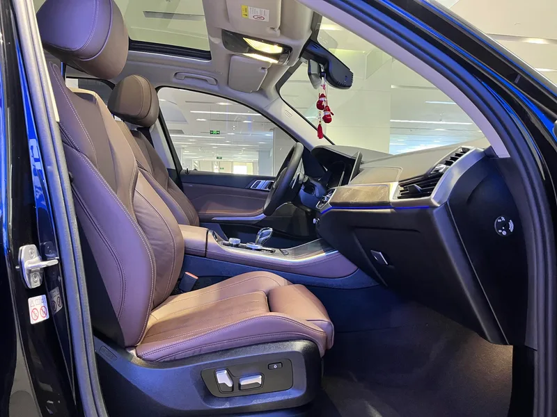 BMW X5 2020 xDrive30i M Sports suit interior photo 12