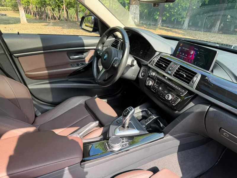 BMW 3 Series 2019 320Li M Luxury Set interior photo 11