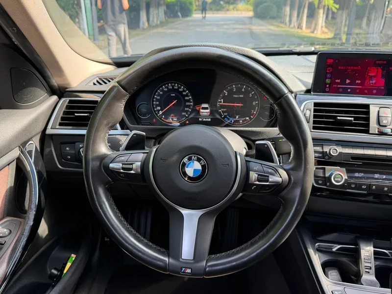 BMW 3 Series 2019 320Li M Luxury Set interior photo 12