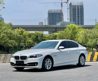 BMW 5 Series 2015 520i Elegant style
