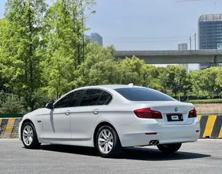 BMW 5 Series 2015 520i Elegant style exterior photo 4
