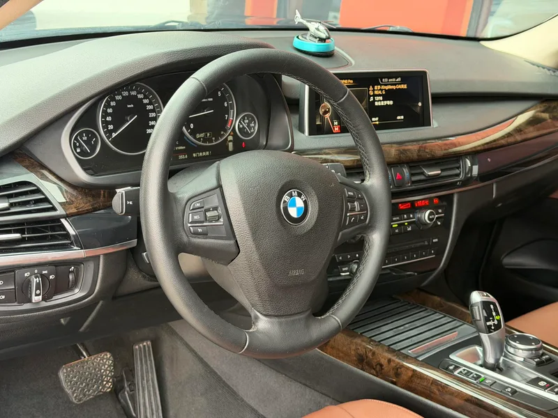 BMW X5 2015 xDrive28i exterior photo 4