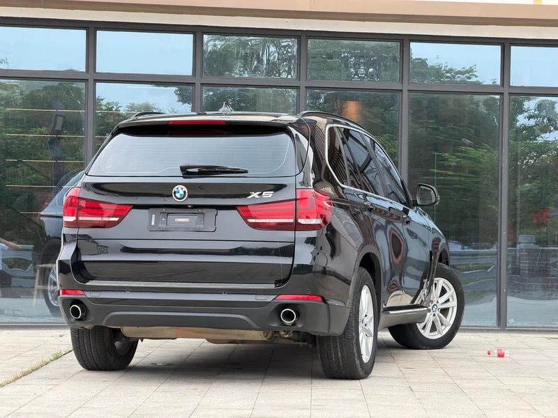 BMW X5 2015 xDrive28i interior photo 11