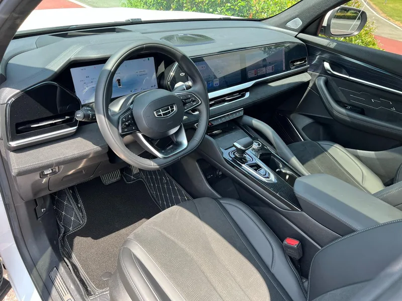 Geely Monjaro 2024 2.0TD High-power automatic two-wheel drive skyline version interior photo 11