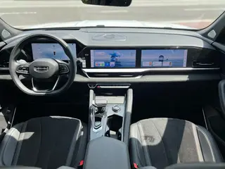 Geely Monjaro 2024 2.0TD High-power automatic two-wheel drive skyline version interior photo 12