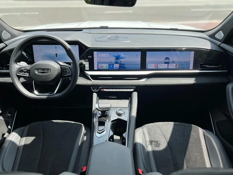 Geely Monjaro 2024 2.0TD High-power automatic two-wheel drive skyline version interior photo 12