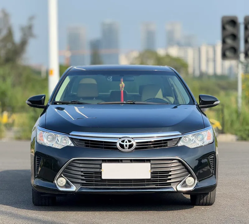 Toyota Camry 2016 2.0E 10th Anniversary Elite Edition exterior photo 2