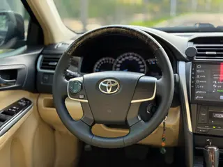 Toyota Camry 2016 2.0E 10th Anniversary Elite Edition exterior photo 8