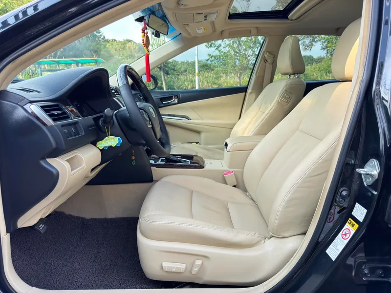 Toyota Camry 2016 2.0E 10th Anniversary Elite Edition interior photo 11