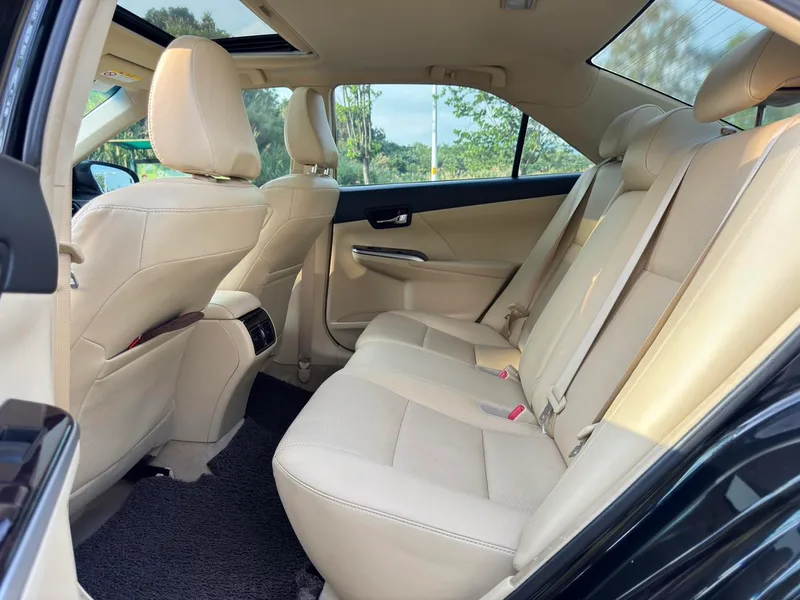 Toyota Camry 2016 2.0E 10th Anniversary Elite Edition interior photo 12