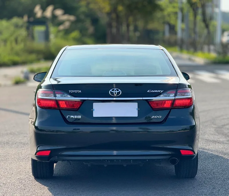 Toyota Camry 2016 2.0E 10th Anniversary Elite Edition interior photo 15