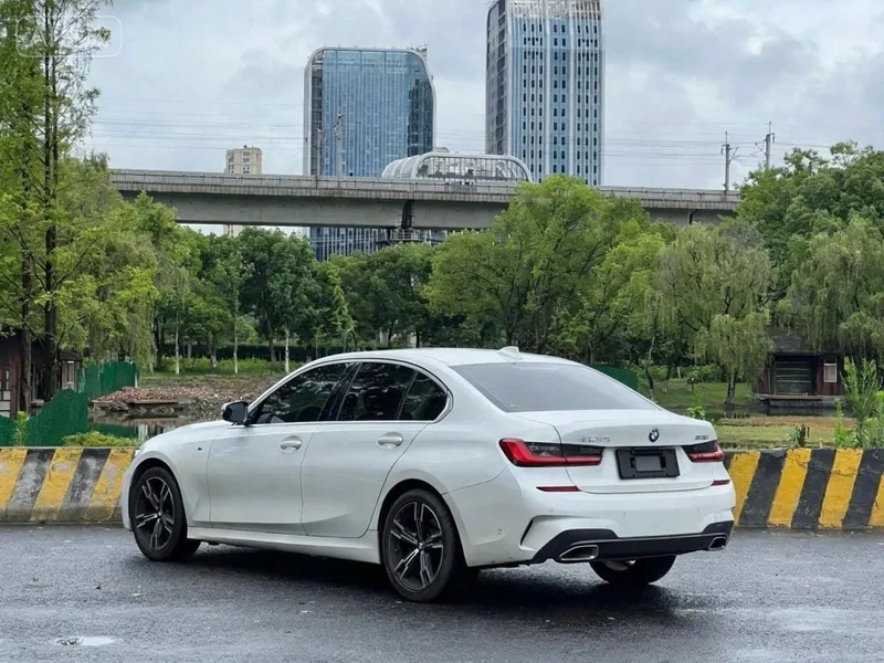 BMW 3 Series 2021 Reforma 325i M Conjunto deportivo exterior foto 4