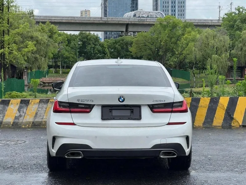 BMW 3 Series 2021 Reforma 325i M Conjunto deportivo exterior foto 5