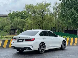BMW 3 Series 2021 Reforma 325i M Conjunto deportivo exterior foto 6