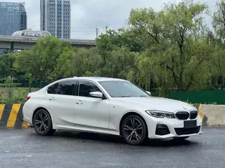 BMW 3 Series 2021 Reforma 325i M Conjunto deportivo exterior foto 7