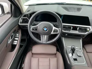 BMW 3 Series 2021 Reforma 325i M Conjunto deportivo interior foto 16