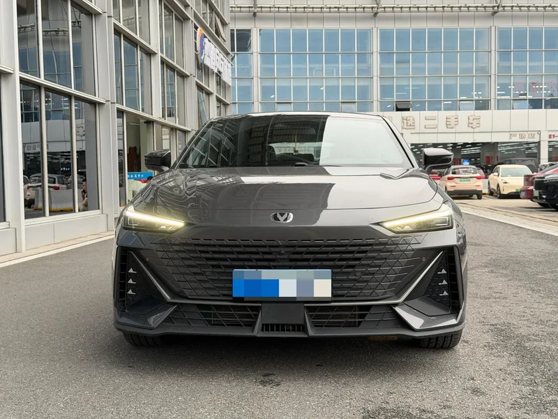 Changan UNI-V 2024 1.5T High-energy version exterior photo 2