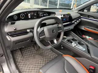 Changan UNI-V 2024 1.5T High-energy version exterior photo 4