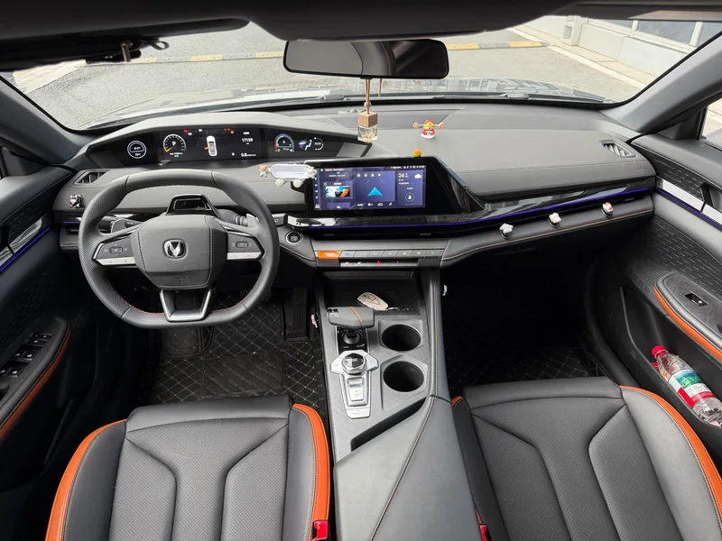 Changan UNI-V 2024 1.5T High-energy version interior photo 10