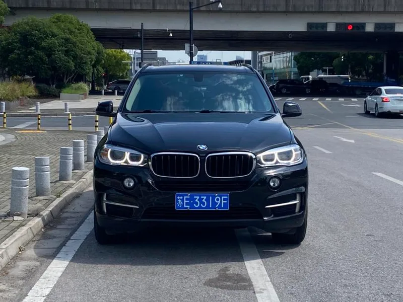 BMW X5 2017 xDrive35i Elegant style exterior photo 2