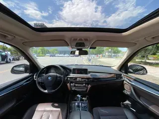 BMW X5 2017 xDrive35i Elegant style interior photo 6