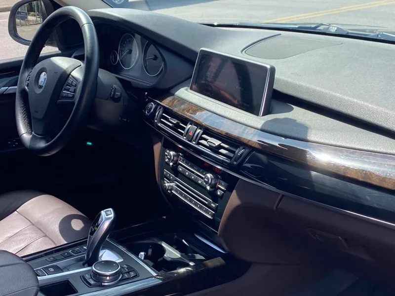 BMW X5 2017 xDrive35i Elegant style interior photo 7