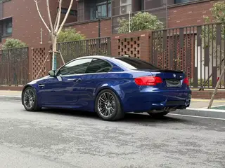 BMW M3 2011 M3 Double door carbon fiber top version exterior photo 5