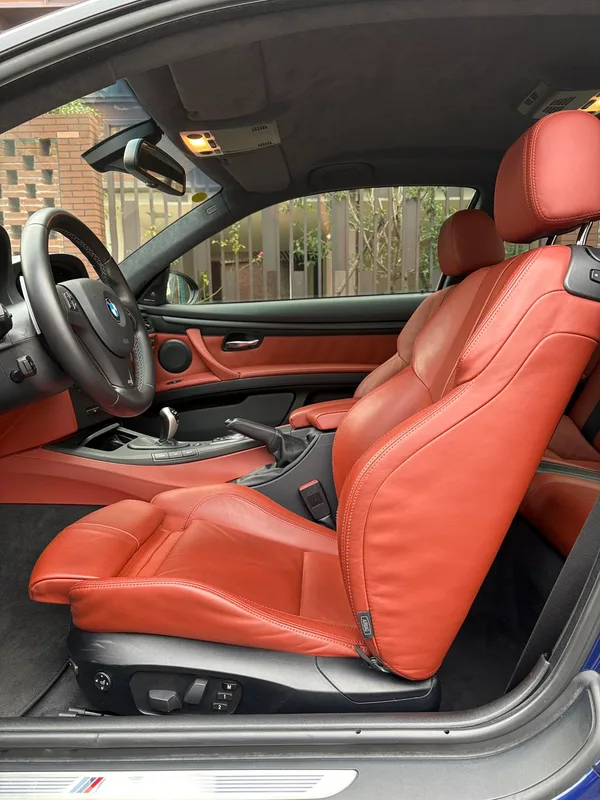 BMW M3 2011 M3 Double door carbon fiber top version exterior photo 7