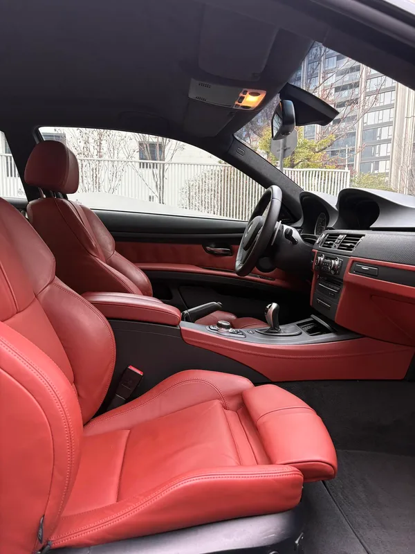 BMW M3 2011 M3 Double door carbon fiber top version exterior photo 9