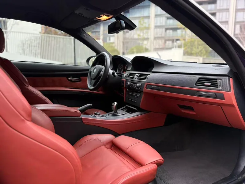BMW M3 2011 M3 Double door carbon fiber top version interior photo 10