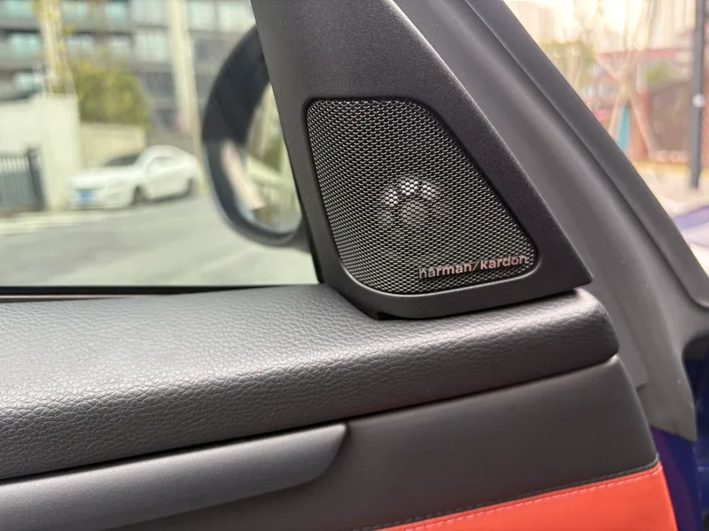 BMW M3 2011 M3 Double door carbon fiber top version interior photo 11