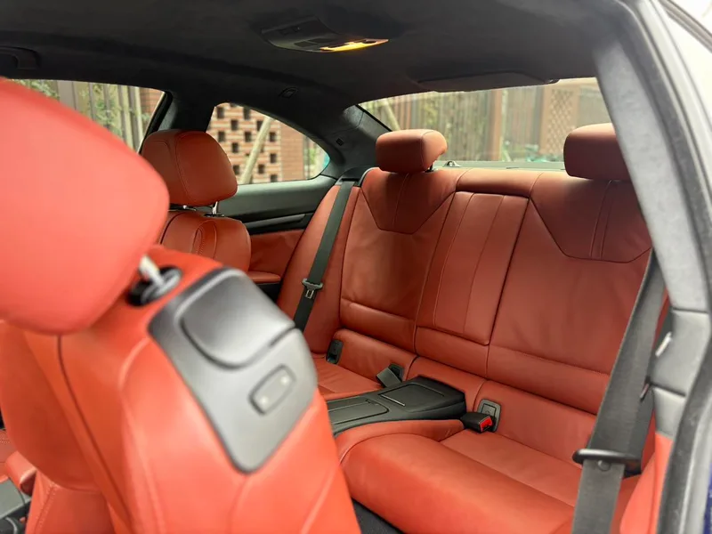 BMW M3 2011 M3 Double door carbon fiber top version interior photo 12