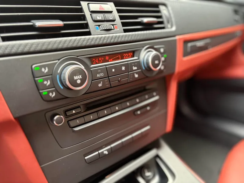 BMW M3 2011 M3 Double door carbon fiber top version interior photo 17
