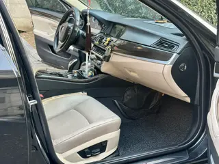 BMW 5 Series 2013 535Li Leader intérieur photo 9