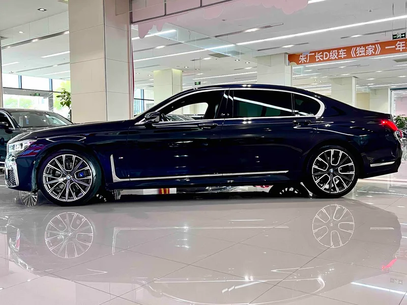 BMW 7 Series 2019 Restyling 740Li Leading Type M Sports suit exterior photo 3