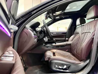 BMW 7 Series 2019 Restyling 740Li Leading Type M Sports suit interior photo 7