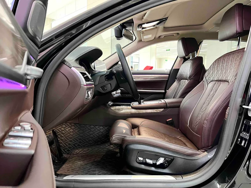 BMW 7 Series 2019 Модификация 740Li Лидирующий Роскошный набор интерьер фото 7