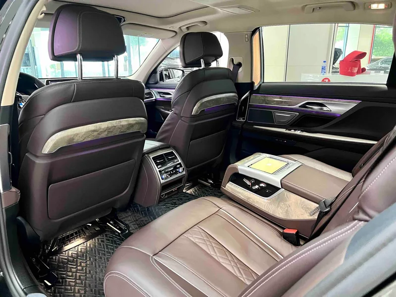 BMW 7 Series 2019 Модификация 740Li Лидирующий Роскошный набор интерьер фото 8