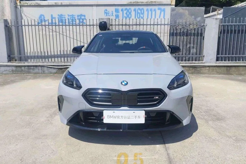 BMW 2 Series 2025 M235L extérieur photo 3