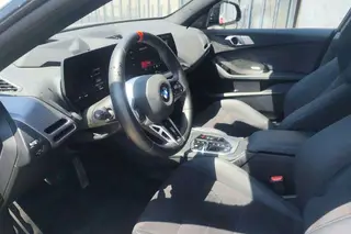 BMW 2 Series 2025 M235L intérieur photo 7