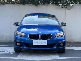 BMW 1 Series 2018 120i Design Suit Type exterior photo 3