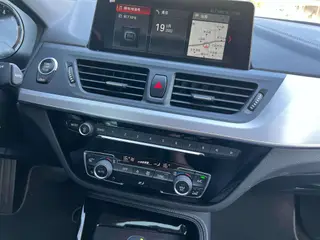 BMW 1 Series 2018 120i Design Suit Type interior photo 11