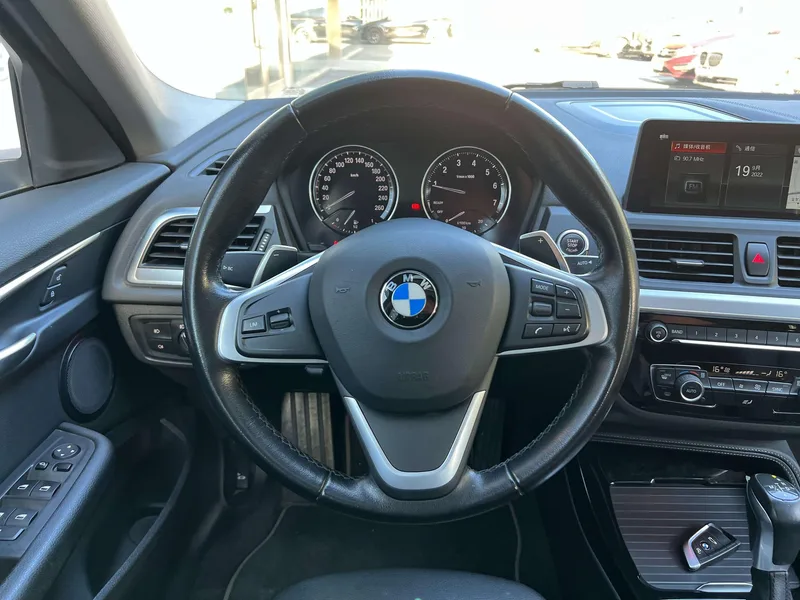 BMW 1 Series 2018 120i Design Suit Type interior photo 12