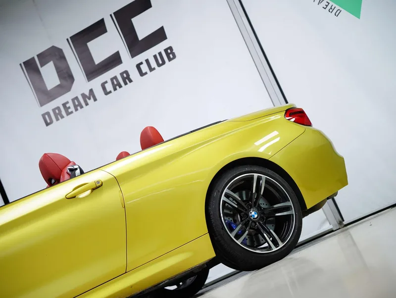 BMW M4 2017 M4 Coupé convertible interior foto 20