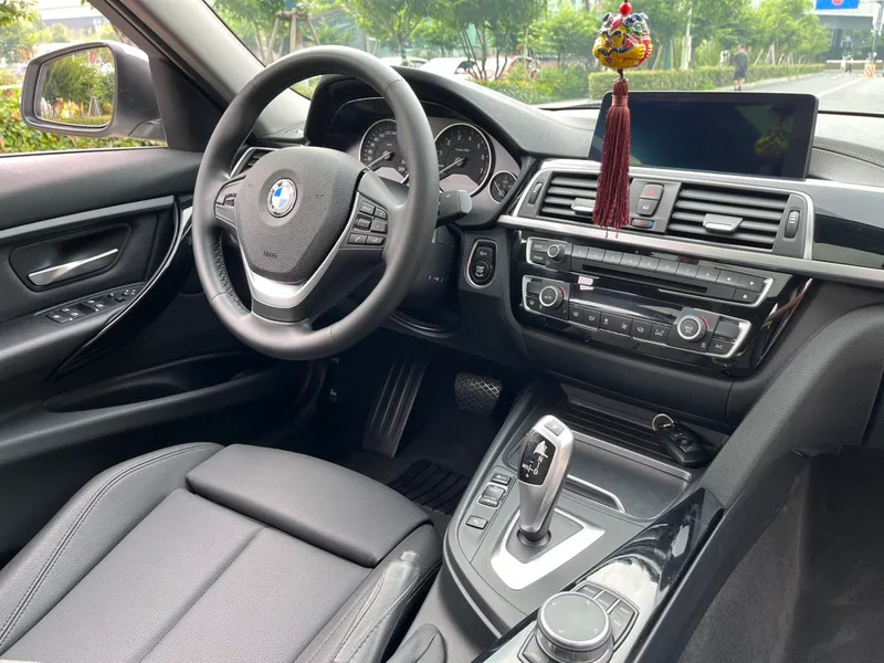 BMW 3 Series 2019 320Li Fashionable exterior photo 5