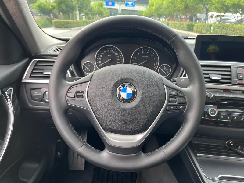 BMW 3 Series 2019 320Li Fashionable interior photo 9